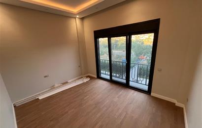 Zekeriyaköy Çarşıda Müstakil Havuzlu, 5+2 Müstakil Villa