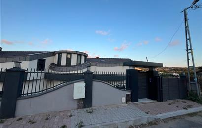 Zekeriyaköy Çarşıda Müstakil Havuzlu, 5+2 Müstakil Villa