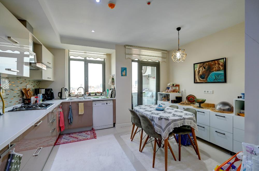 Kartal Vadi Kule'de, Satılık, Full Deniz manzaralı, 3+1 Daire