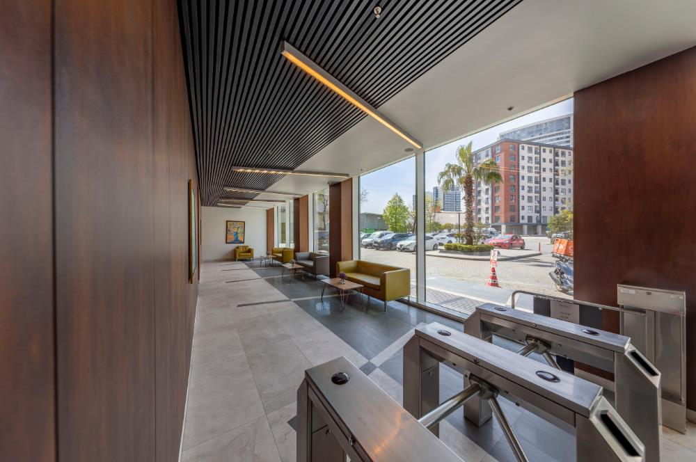 Adam Kule'de Boş Eşyalı 46 m2 Stüdyo Satılık Daire