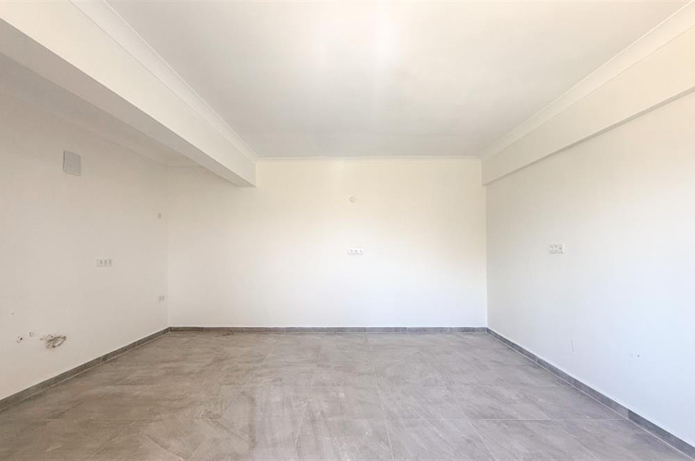Burhaniye-Edremit Yolunda, Toplam 7000 m² Alanlı Kiralık Depolar