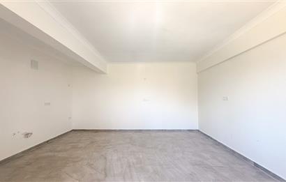 Burhaniye-Edremit Yolunda, Toplam 7000 m² Alanlı Kiralık Depolar