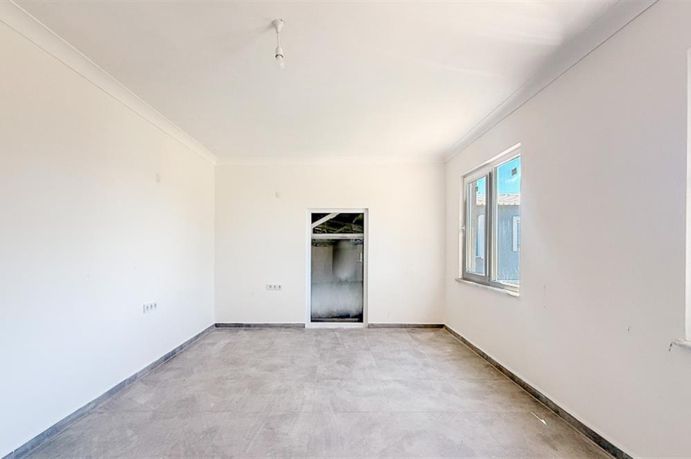 Burhaniye-Edremit Yolunda, Toplam 7000 m² Alanlı Kiralık Depolar