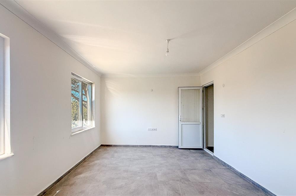 Burhaniye-Edremit Yolunda, Toplam 7000 m² Alanlı Kiralık Depolar