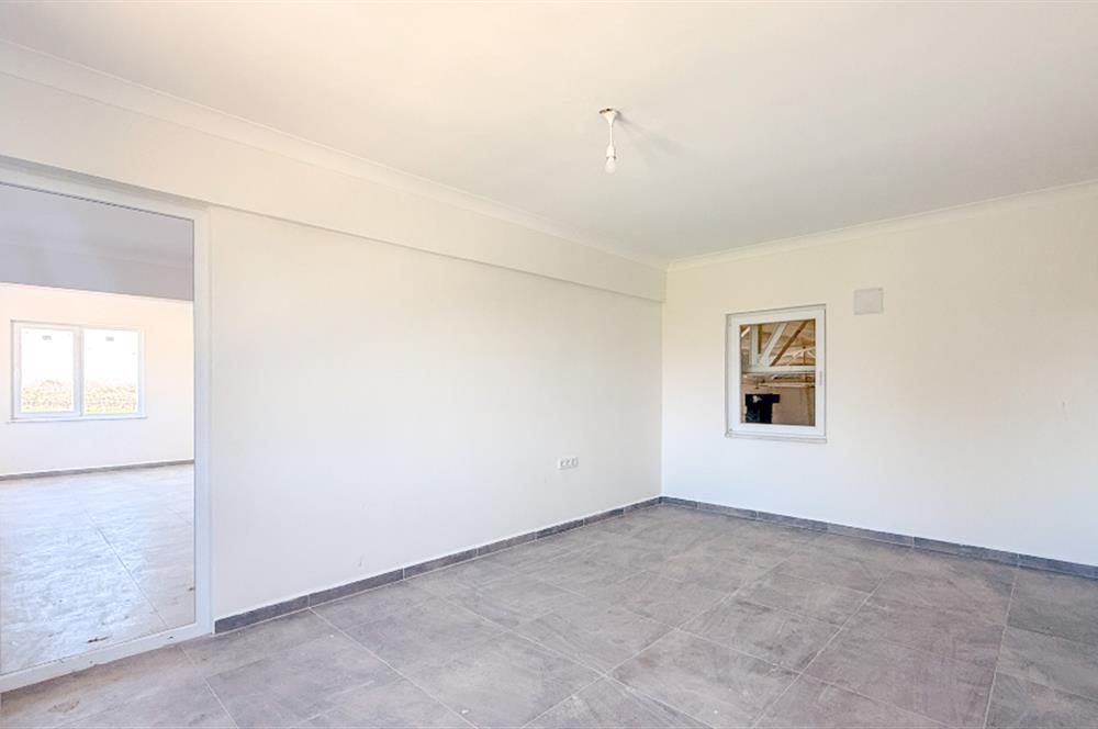 Burhaniye-Edremit Yolunda, Toplam 7000 m² Alanlı Kiralık Depolar