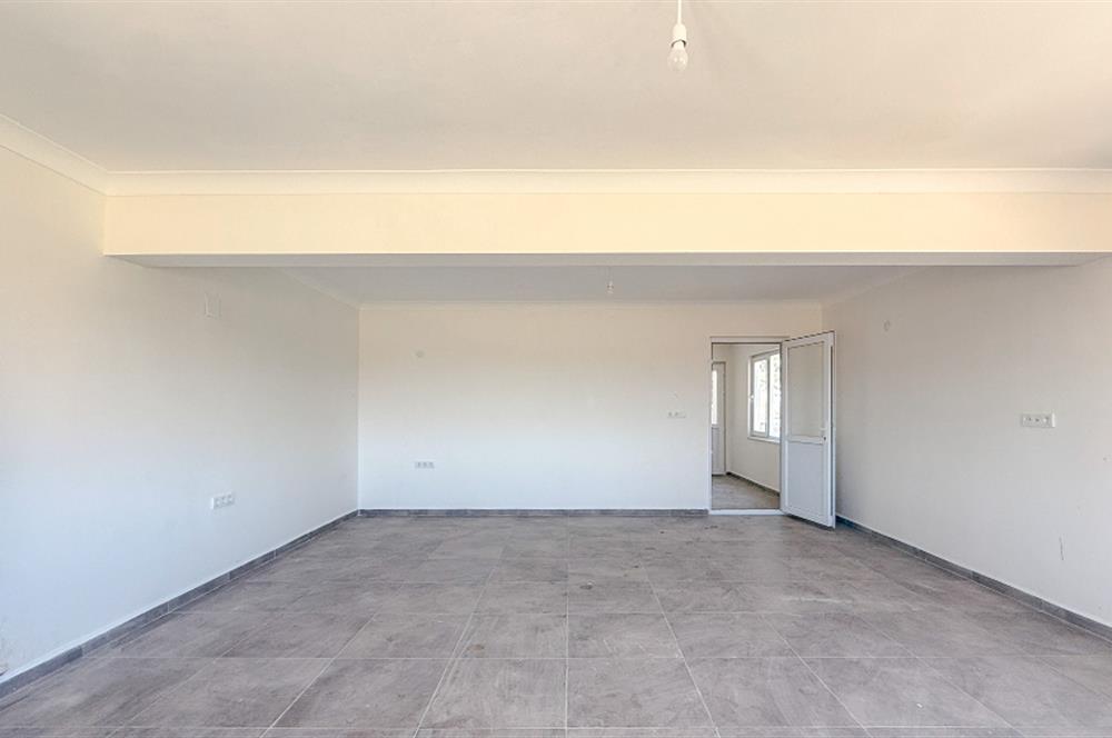 Burhaniye-Edremit Yolunda, Toplam 7000 m² Alanlı Kiralık Depolar
