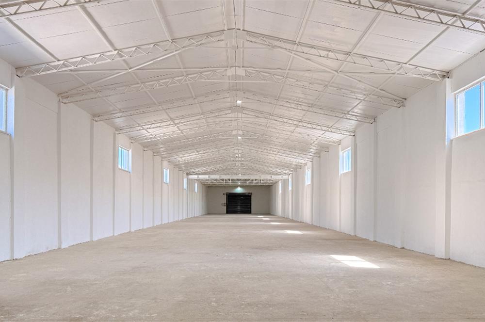 Burhaniye-Edremit Yolunda, Toplam 7000 m² Alanlı Kiralık Depolar
