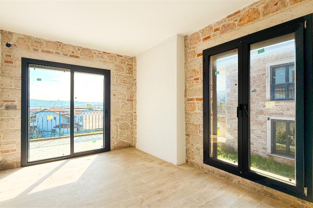 Cunda Adasında Satılık, Denize 100 Metre Mesafede Sıfır, Lüks,