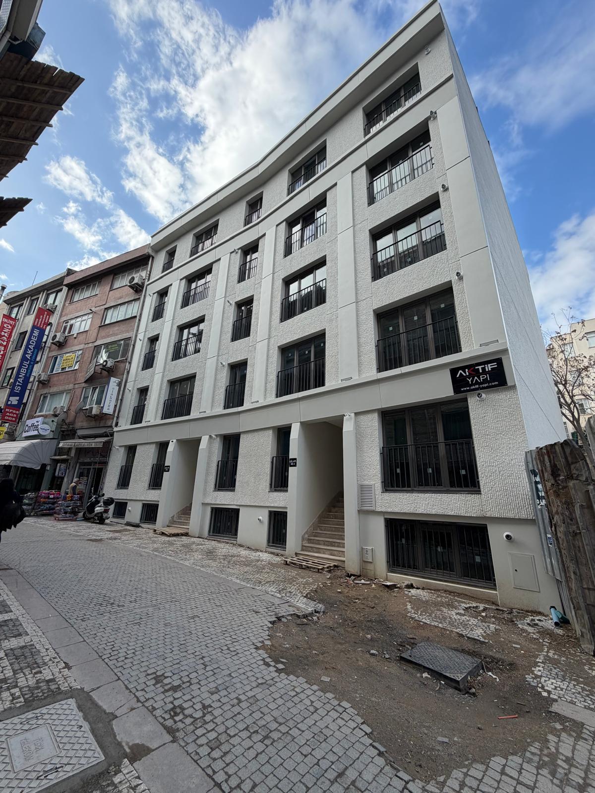 KADIKÖY MERKEZDE KİRALIK 2+1 DAİRE