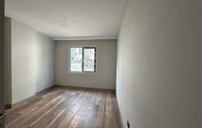 KADIKÖY MERKEZDE KİRALIK 2+1 DAİRE