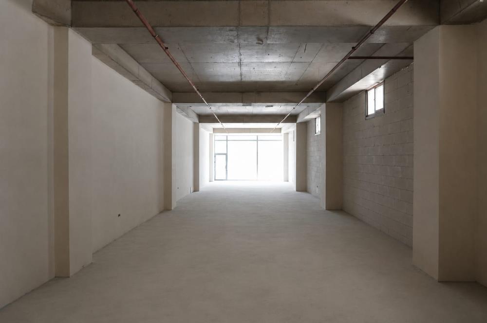 SANCAKTEPE'DE ANAYOL ÜZERİNDE KDV AVANTAJLI KİRALIK BOŞ PLAZA