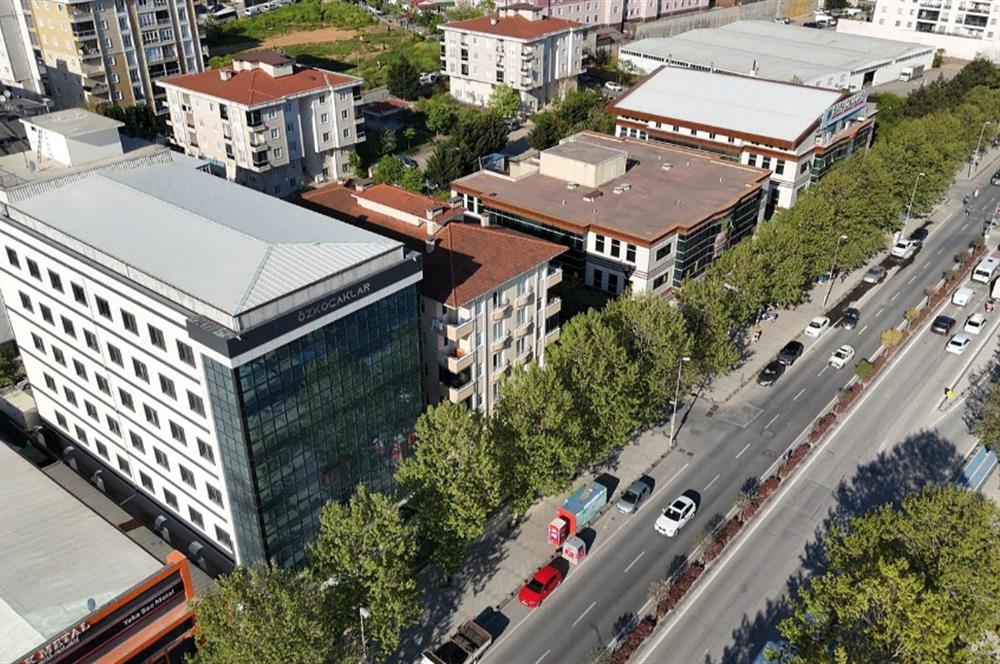 SANCAKTEPE'DE ANAYOL ÜZERİNDE KDV AVANTAJLI KİRALIK BOŞ PLAZA