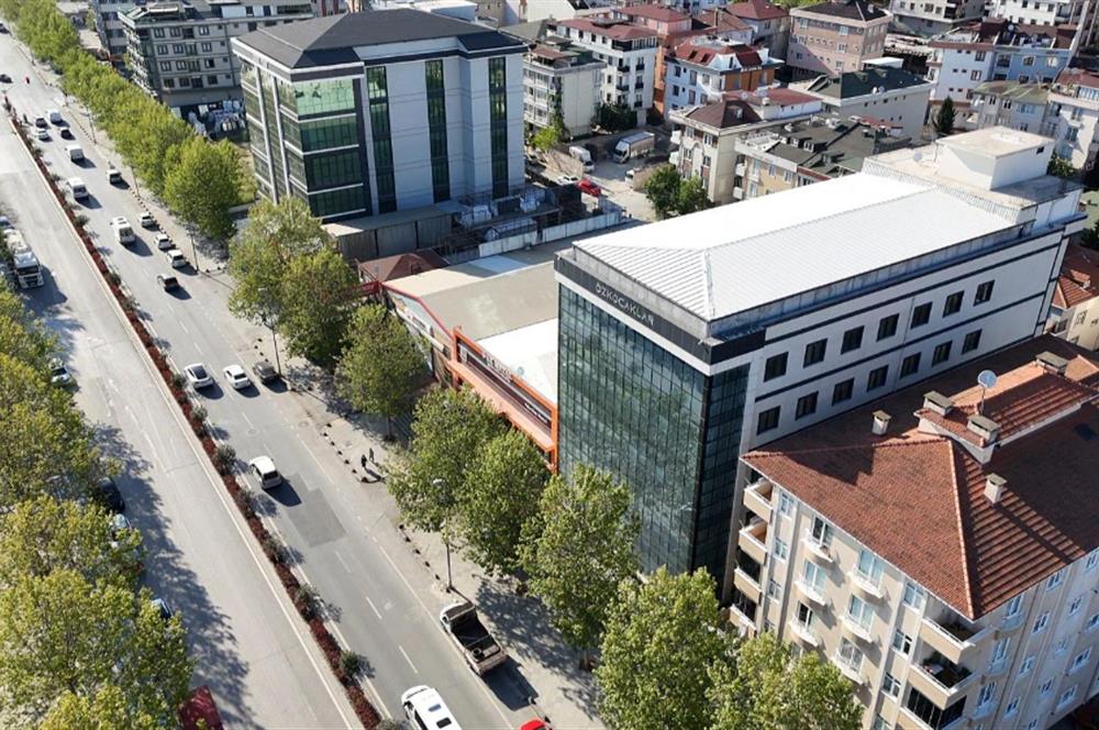 SANCAKTEPE'DE ANAYOL ÜZERİNDE KDV AVANTAJLI KİRALIK BOŞ PLAZA