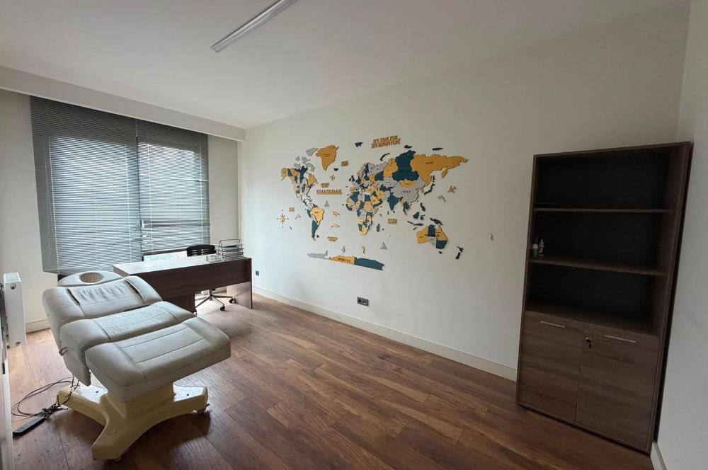 BOSTANCI' DA SAHİLDE AZ KATLI; 4 YILLIK BİNADA, BALKONLU