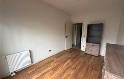 BOSTANCI' DA SAHİLDE AZ KATLI; 4 YILLIK BİNADA, BALKONLU