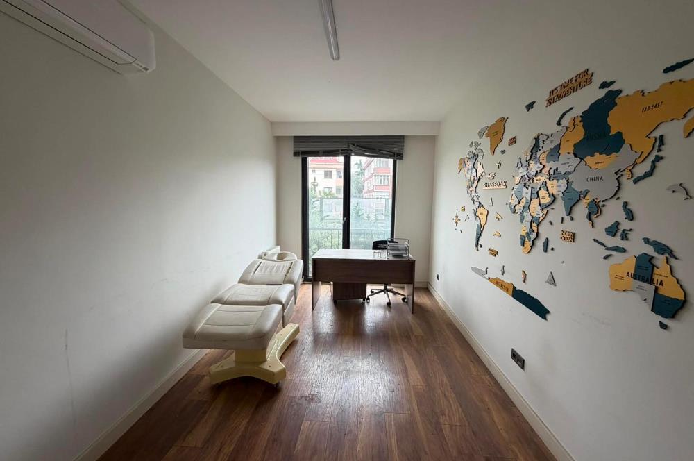 BOSTANCI' DA SAHİLDE AZ KATLI; 4 YILLIK BİNADA, BALKONLU