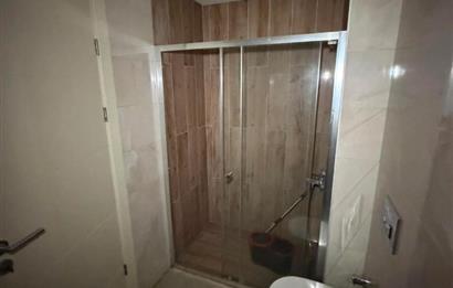 BOSTANCI' DA SAHİLDE AZ KATLI; 4 YILLIK BİNADA, BALKONLU