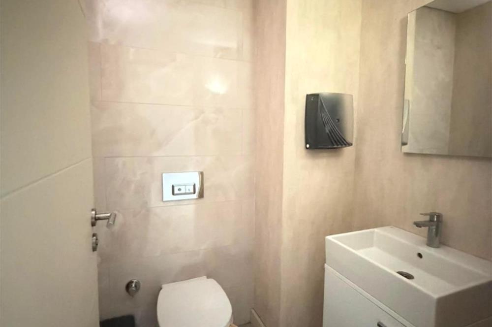 BOSTANCI' DA SAHİLDE AZ KATLI; 4 YILLIK BİNADA, BALKONLU