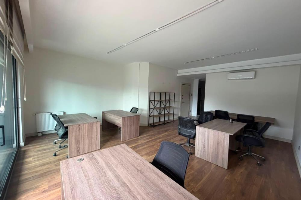 BOSTANCI' DA SAHİLDE AZ KATLI; 4 YILLIK BİNADA, BALKONLU