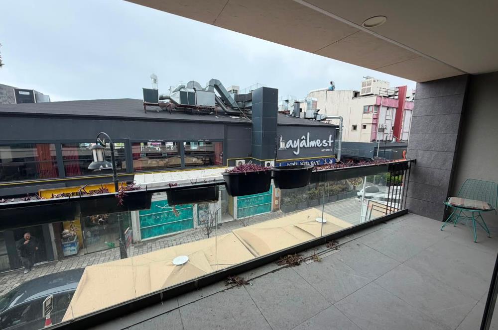 BOSTANCI' DA SAHİLDE AZ KATLI; 4 YILLIK BİNADA, BALKONLU