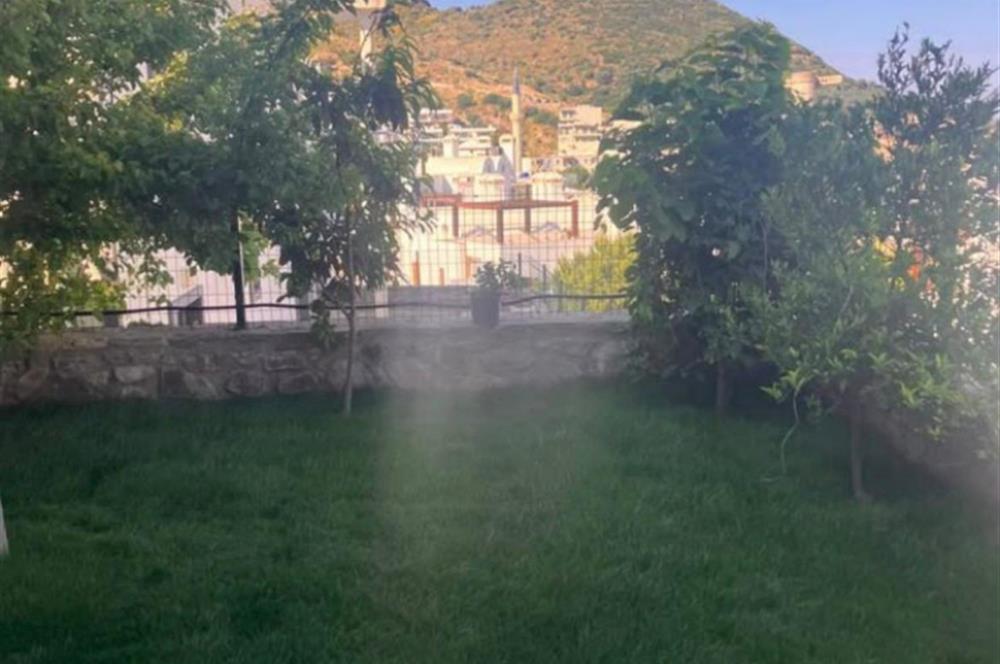 Turgutreis de Havuzlu Sitede Eşyalı Kiralık 3+1 Daire
