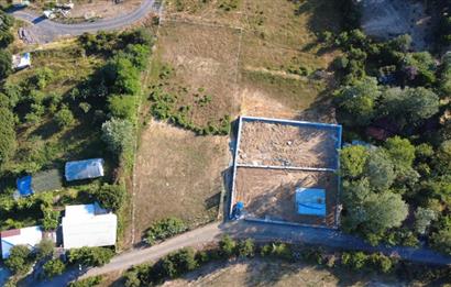 Gümüşdere'de Ana Yola Cepheli, Manzaralı 1.826 m² Satılık Tarla