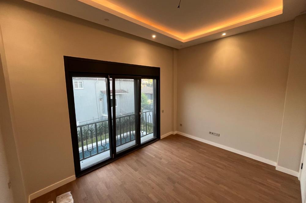 Zekeriyaköy Çarşıda Müstakil Havuzlu, 5+2 Müstakil Villa