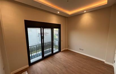 Zekeriyaköy Çarşıda Müstakil Havuzlu, 5+2 Müstakil Villa
