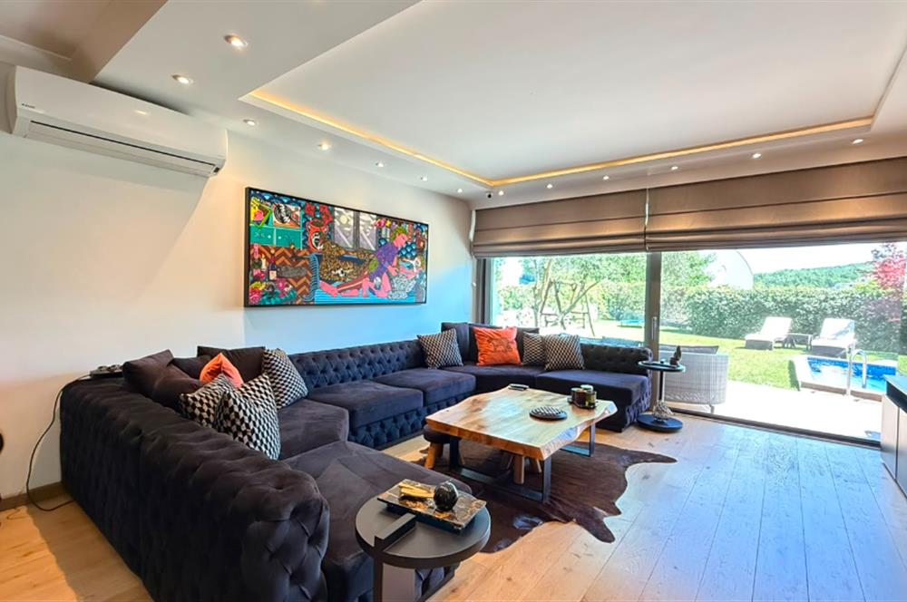 ZEKERİYAKÖY PARKONE SİTESİ'NDE KİRALIK ÖZEL HAVUZLU KÖŞE VİLLA