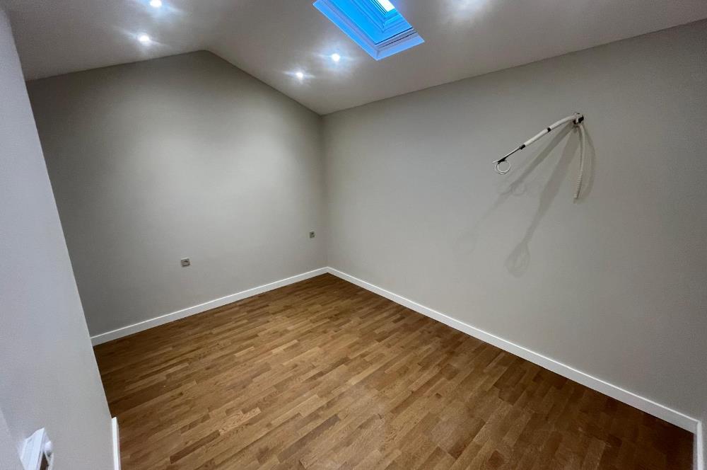Zekeriyaköy Çarşıda Müstakil Havuzlu, 5+2 Müstakil Villa