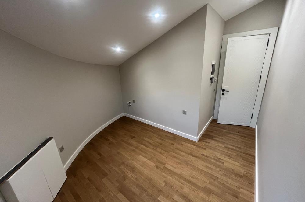 Zekeriyaköy Çarşıda Müstakil Havuzlu, 5+2 Müstakil Villa