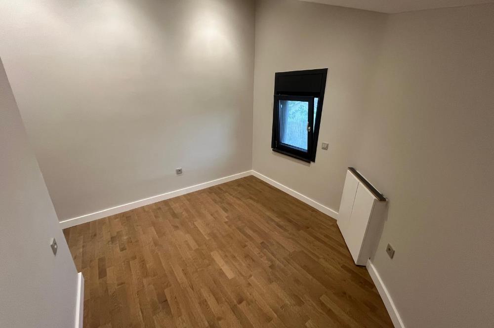 Zekeriyaköy Çarşıda Müstakil Havuzlu, 5+2 Müstakil Villa