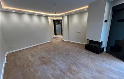 Zekeriyaköy Çarşıda Müstakil Havuzlu, 5+2 Müstakil Villa