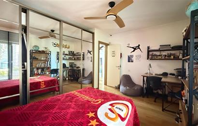 ZEKERİYAKÖY PARKONE SİTESİ'NDE KİRALIK ÖZEL HAVUZLU KÖŞE VİLLA
