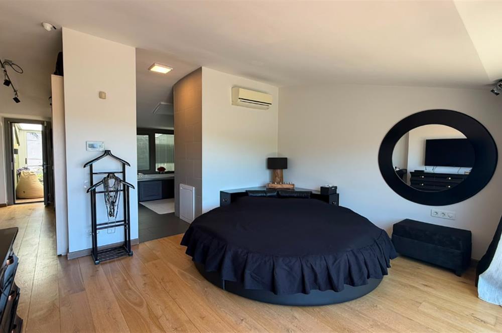 ZEKERİYAKÖY PARKONE SİTESİ'NDE KİRALIK ÖZEL HAVUZLU KÖŞE VİLLA