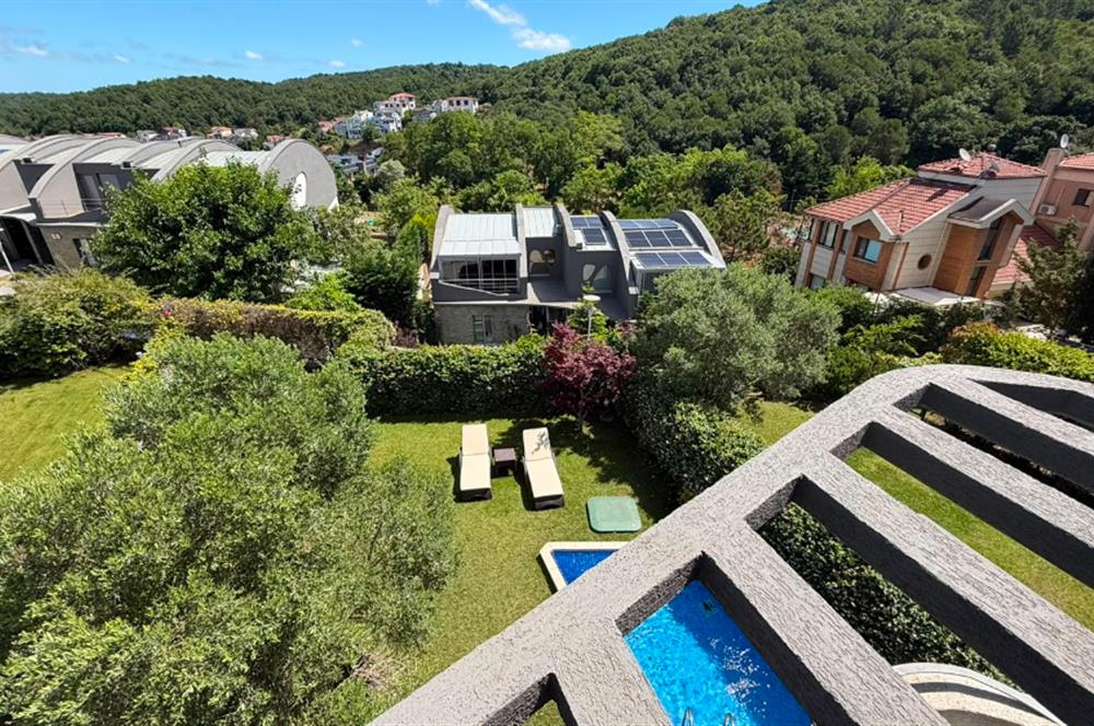 ZEKERİYAKÖY PARKONE SİTESİ'NDE KİRALIK ÖZEL HAVUZLU KÖŞE VİLLA