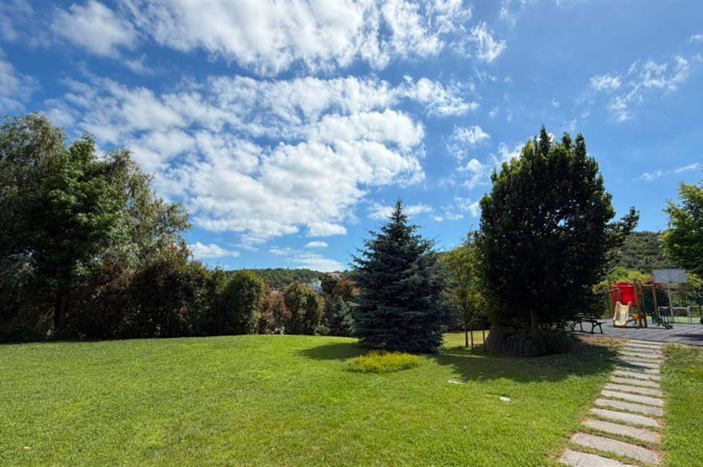 ZEKERİYAKÖY PARKONE SİTESİ'NDE KİRALIK ÖZEL HAVUZLU KÖŞE VİLLA