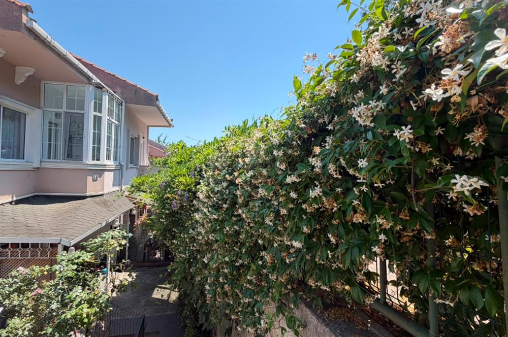 Zekeriyaköy Basın Yayın Sitesi'nde Kiralık Villa 