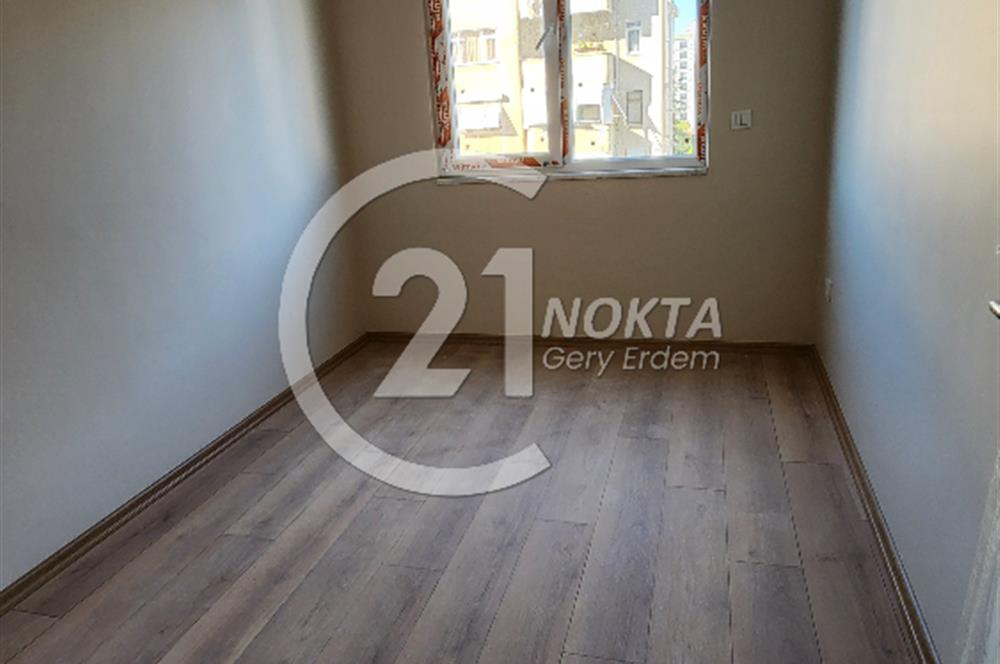 ŞENESENEVLERDE GÜVENLİKLİ 2 YILLIK SİTEDE 2+1 NET 47 M2