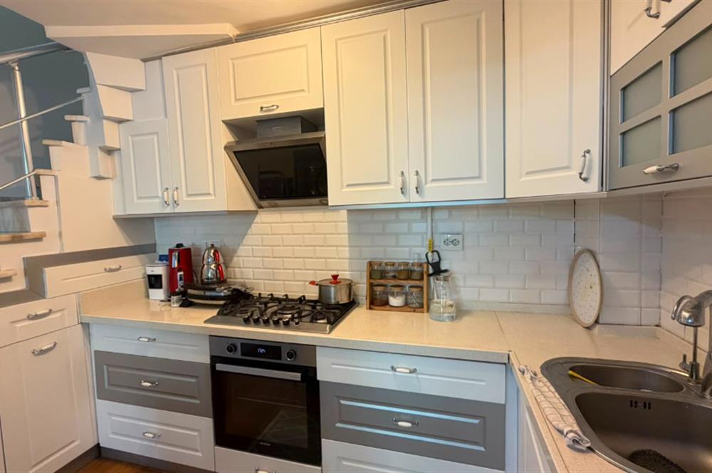 Zekeriyaköy Basın Yayın Sitesi'nde Kiralık Villa 