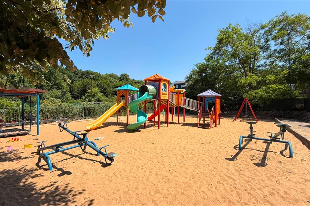 Zekeriyaköy Basın Yayın Sitesi'nde Kiralık Villa 