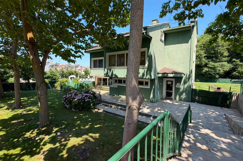 Zekeriyaköy Basın Yayın Sitesi'nde Kiralık Villa 