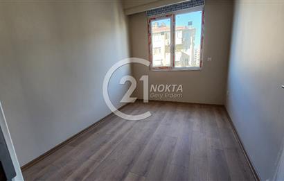 ŞENESENEVLERDE GÜVENLİKLİ 2 YILLIK SİTEDE 2+1 NET 47 M2