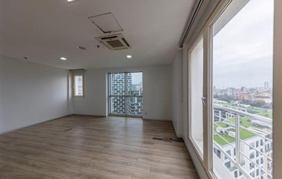 Kartal Yasa Kule'de Kiralık 350 M2 Komple Ofis Katı