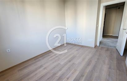ŞENESENEVLERDE GÜVENLİKLİ 2 YILLIK SİTEDE 2+1 NET 47 M2
