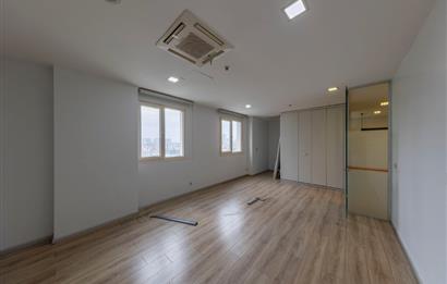 Kartal Yasa Kule'de Kiralık 350 M2 Komple Ofis Katı