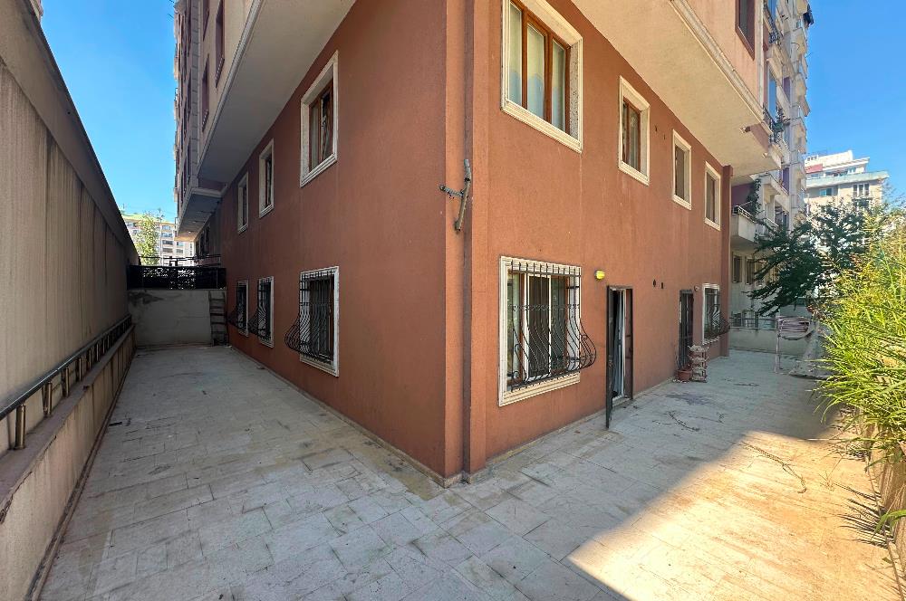 Turkuaz Apartmanı'nda Pazara Yakın, Keyifli Bahçe Katı 1+1 Daire 