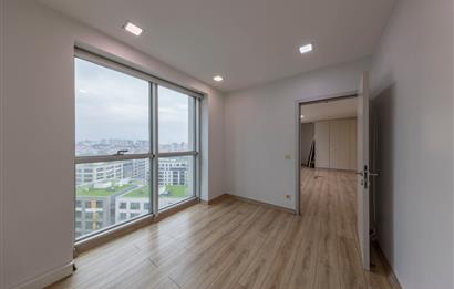 Kartal Yasa Kule'de Kiralık 350 M2 Komple Ofis Katı