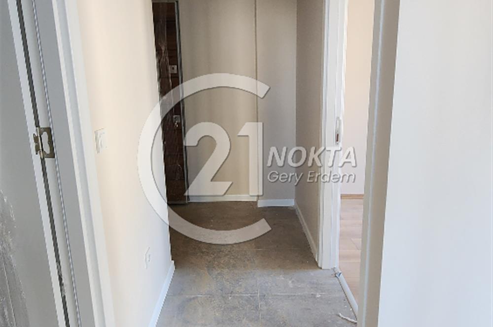 ŞENESENEVLERDE GÜVENLİKLİ 2 YILLIK SİTEDE 2+1 NET 47 M2