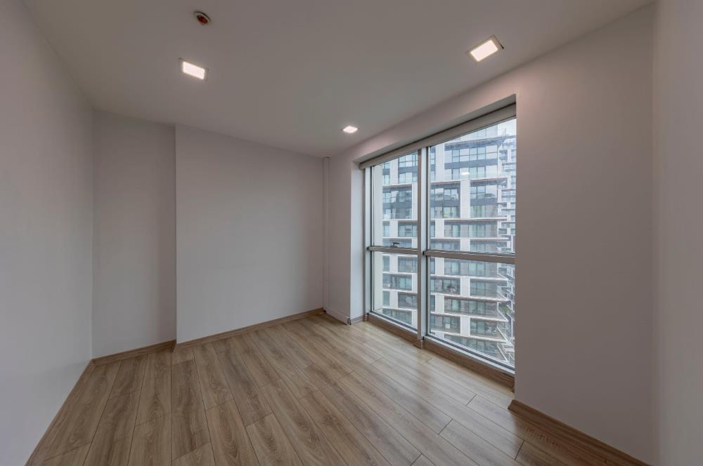 Kartal Yasa Kule'de Kiralık 350 M2 Komple Ofis Katı